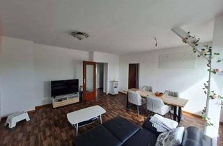 Wohnung mieten in Schulstraße 195, 47475 Kamp-Lintfort, Wohnen mit Charakter: Vier-Zimmer-Dachgeschosswohnung in einem 3 Parteienhaus in Kamp-Lintfort
