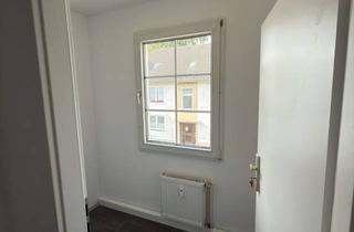 Wohnung mieten in 42657 Solingen, Schöne 2-Zimmer-Dachgeschosswohnung nach Sanierung