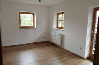 Wohnung mieten in Krottenthal, 83666 Waakirchen, Erstbezug nach Sanierung: Einbauküche, 2,5-Zimmer, neues Bad, mit großer Terrasse im Grünen