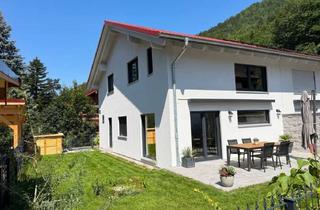 Haus kaufen in 83324 Ruhpolding, Sofort bezugsfrei: Moderne Haushälfte Baujahr 2024 mit Einbauküche und Südgarten (Effizienzhaus 40)