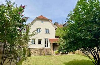 Haus mieten in 61476 Kronberg, Charme vergangener Zeit trifft modernen Wohnkomfort: Frisch saniertes Altstadthaus mit sonnigem Gart