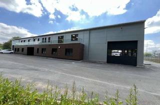 Büro zu mieten in Straßerhof 32, 51399 Burscheid, Neubau 2023: 2.600 m² Halle mit 5-t-Kran, PV-Anlage & Bürotrakt