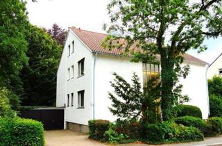 Haus kaufen in 90480 Nürnberg, Einmalig! Schönes Grundstück mit 2-Fam.Haus, renov.bedürftig, begehrte ruhige Wohnlage, Nähe Tiergarten.