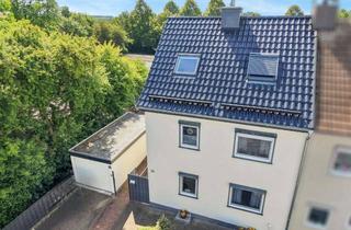 Haus kaufen in 59557 Lippstadt, Familienfreundliches Haus mit viel Platz und erneuertem Dach, Heizung und Garage