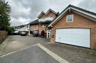 Mehrfamilienhaus kaufen in Am Steinweg 42, 53773 Hennef, Hennef-Zentrum: Mehrfamilienhaus mit 3 großen Wohnungen, Doppelgarage und großem Grundstück