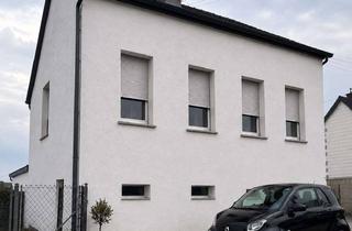 Haus kaufen in 66299 Friedrichsthal, Großzügiges Wohnhaus mit Potenzial als Ein- oder Zweifamilienhaus