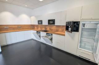 Büro zu mieten in 82362 Weilheim, HELL & OFFEN GESTALTET, GLASTRENNWÄNDE, KONFERENZRAUM, MODERNE EINBAUKÜCHE, SERVERRAUM