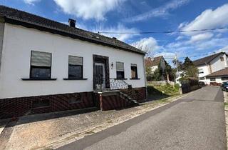Doppelhaushälfte kaufen in 66620 Nonnweiler, Nonnweiler - Doppelhaushäfte mit großem Potenzial in ruhiger Nebenstraße