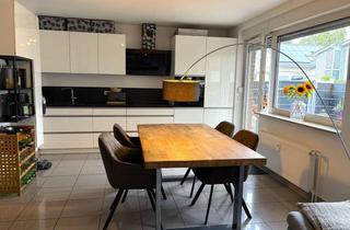 Wohnung kaufen in 50859 Weiden, Stilvolle Maisonette-Wohnung mit Terrasse – modernes Wohnen in ruhiger Lage in Köln Weiden