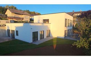 Wohnung kaufen in Stadionstr. 10, 35606 Solms, Sonne den ganzen Tag: zwei Terrassen, Bad en Suite – bezugsfertig & provisionsfrei