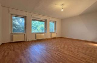 Wohnung kaufen in 13467 Hermsdorf, Gut geschnittene 2-Zimmer-Wohnung mit Wohnküche, großzügigem Wohnzimmer und praktischen Stauraum!