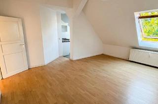 Wohnung kaufen in 12557 Köpenick, Dachgeschoss mit Weitblick – 85 m² und viel Potenzial in Köpenick