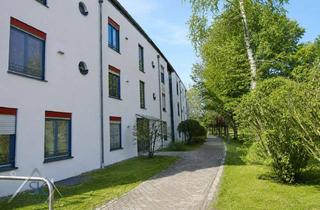 Wohnung kaufen in Oskar-Maria-Graf-Str., 82178 Puchheim, Gepflegte Zwei-Zimmer Wohnung mit Balkon in ruhiger und verkehrsgünstiger Lage, mit TG, Keller