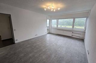 Wohnung kaufen in Am Haselstrauch, 73447 Oberkochen, Helle, renovierte Wohnung mit Balkon in Aussichtslage