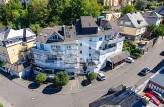 Wohnung kaufen in 55743 Idar-Oberstein, Wohnen über den Dächern von Idar – komfortable 3-Zimmer-Wohnung mit Aufzug, Loggia & Garage