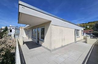 Wohnung kaufen in Arndtstr. 18, 71229 Leonberg, Lichtdurchflutete Wohnung mit großer Dachterrasse