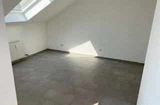 Wohnung kaufen in Sankt-Barbara-Straße 43, 66386 St. Ingbert, Renovierte 1,5-Zimmer Wohnung mit Balkon in St. Ingbert