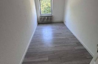 Wohnung mieten in Waldstraße, 24939 Westliche Höhe, Frisch renovierte 4-Zimmer-Wohnung mit Balkon in zentraler Lage von Flensburg