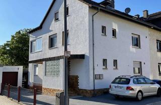 Wohnung mieten in Am Ehlenberg, 65428 Rüsselsheim, Wunderschöne Dachgeschosswohnung Voll Klimatisiert mit EBK und Badezimmer mit Badewanne