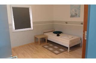Wohnung mieten in Ansbacher Straße 30, 90513 Zirndorf, Möbliertes Apartment, Dusche, WC, ruhige Lage, separater Eingang
