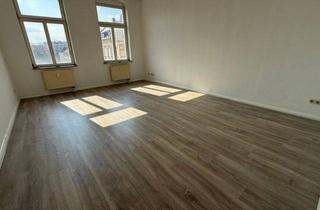 Wohnung mieten in Bernsdorfer Straße 69, 09126 Chemnitz, Alles NEU!!! 3. OG + Aufzug + großer Balkon + 2er-WG-gerecht !