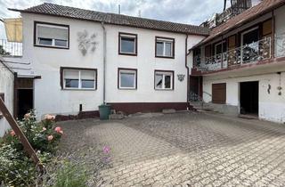 Einfamilienhaus kaufen in 67271 Battenberg, Großzügiges Einfamilienhaus mit Scheune, Garagen, Garten und Weitblick in Battenberg