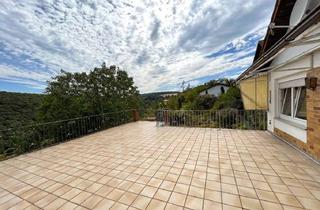 Einfamilienhaus kaufen in 67271 Battenberg, Viel Platz für Ihre Ideen! Einfamilienhaus mit Scheune, 2 Garagen und Panoramablick