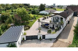Haus kaufen in 51371 Hitdorf, Luxuriöses Anwesen in Leverkusen: Eleganz, Jacuzzi, und Sauna in begehrter Lage