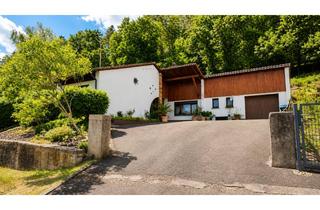 Haus kaufen in Rußhütte, 67468 Frankenstein, Schöner Bungalow in traumhafter Waldrandlage, großzügiges Grundstück mit viel Lebensqualität.
