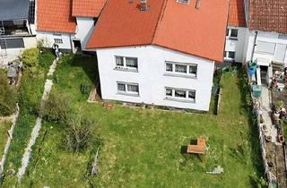Haus kaufen in 61206 Wöllstadt, Zweifamilienhaus mit Potenzial, neuem Dach und großem Garten