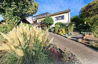 Haus kaufen in 91481 Münchsteinach, Stilvolles Mehrgenerationenhaus auf parkähnlichem Grundstück! (saniert und stets modernisiert)