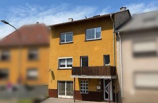 Haus kaufen in 66839 Schmelz, Großzügiges Ein- bis Zweifamilienhaus mit großem Grundstück