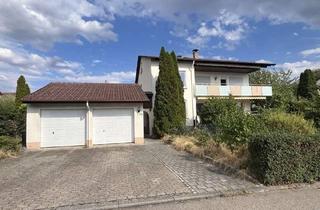 Haus kaufen in 72189 Vöhringen, Zweifamilienhaus mit Doppelgarage und großem Grundstück