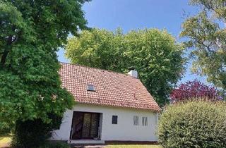 Grundstück zu kaufen in 82194 Gröbenzell, Gröbenzell: Großes (996 m²), ruhiges Baugrundstück in herausragender Lage mit Altbestand