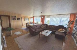 Wohnung kaufen in 71229 Leonberg, GROßE 5,5-ZIMMER -WOHNUNG MIT AUSSICHT IN LEONBERG-HÖFINGEN