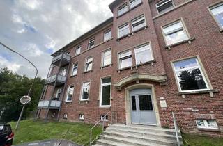 Wohnung mieten in Vorwerker Str. 117, 23554 St. Lorenz Nord, geräumige 4 Zimmer-Wohnung mit Wohnküche, Balkon, Wannenbad und EBK