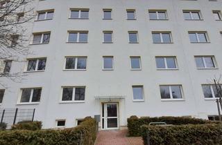 Wohnung mieten in Braunschweiger Bogen 19, 06126 Westliche Neustadt, Endlich genug Platz: sanierte 5-Raum-Wohnung mit Einbauküche, 2 Duschbädern und Balkon
