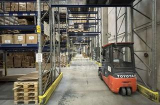 Gewerbeimmobilie mieten in 59174 Kamen, Logistikhalle | 7,50 m UKB | provisionsfrei