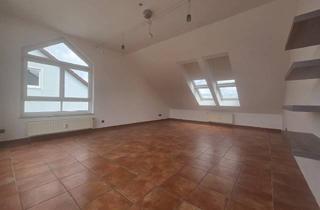 Wohnung kaufen in 92637 Weiden, Sehr schöne 2,5-Zimmer-ETW mit Loggia, Garage und Kaminofen in Klinikumsnähe zu verkaufen!