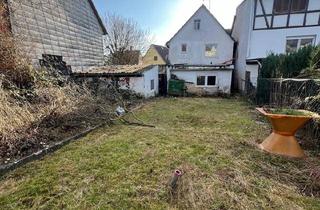 Einfamilienhaus kaufen in 35460 Staufenberg, Staufenberg - Wohnhaus mit großem Garten.
