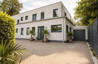 Haus kaufen in 50858 Weiden, Architektonische Signatur im Kölner Westen
