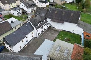 Haus kaufen in 65611 Brechen, Moderner Landsitz auf großem Grundstück mit Stall und Scheune