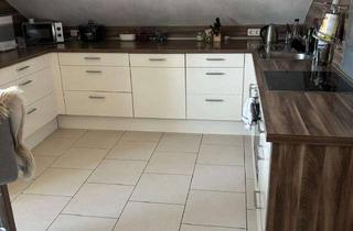 Wohnung mieten in 96103 Hallstadt, Neuwertige 3,5-Zimmer-DG-Wohnung mit Balkon und Einbauküche in Hallstadt