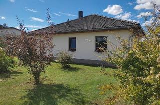 Haus kaufen in 18516 Süderholz, Süderholz - Bungalow in Süderholz mit Wärmepumpe, Kaminofen, Doppelcarport un