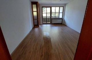 Wohnung kaufen in 83646 Bad Tölz, Für Kapitalanleger | Vermietete helle 2,5-Zimmer Wohnung mit Balkon und Potential