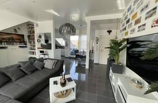 Wohnung kaufen in Vorrathstraße 19, 45139 Ostviertel, Dachgeschosswohnung (96 m²) mit großer West-Terrasse Modernisierte 3-Zimmer, Fußbodenheizung