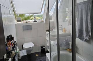 Wohnung kaufen in 73230 Kirchheim, Charmante Dachgeschoßwohnung mit hohen Räumen