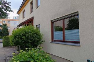 Wohnung kaufen in Hanowsteig 36a, 12309 Lichtenrade, 4-Zimmer-Dachgeschosswohnung mit großem Südbalkon, Garage und eigenem Gartenanteil in Lichtenrade