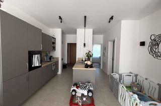 Wohnung mieten in Fliederstraße, 85276 Pfaffenhofen, Moderne 3-Zimmer-Wohnung in Pfaffenhofen: Garten, Tiefgarage, Küche & nachhaltige Fernwärme