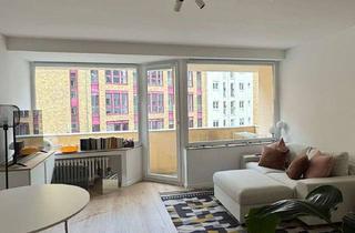 Wohnung mieten in Von-Werth-Straße 24-26, 50670 Altstadt-Nord, Geschmackvolle vollmöblierte 1-Raum-Wohnung mit geh. Innenausstattung mit Balkon und EBK